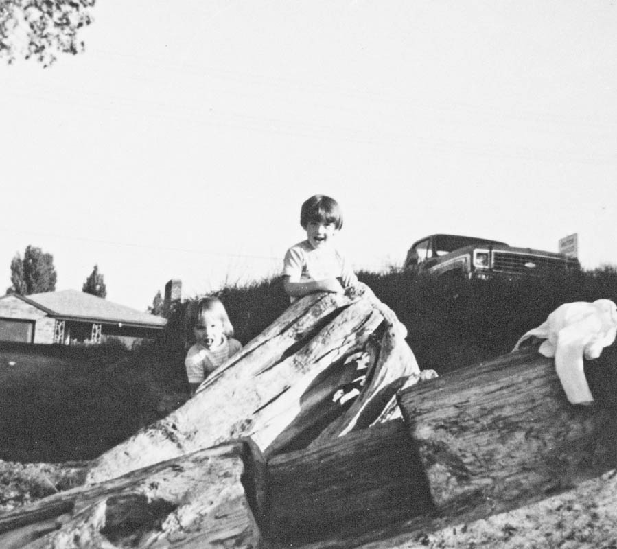 sarah and noah at alki beach