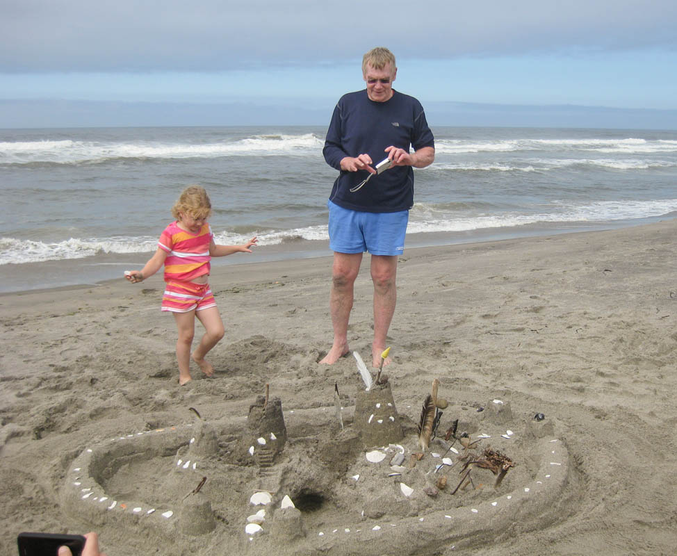 august_maddy and dennis neskowin