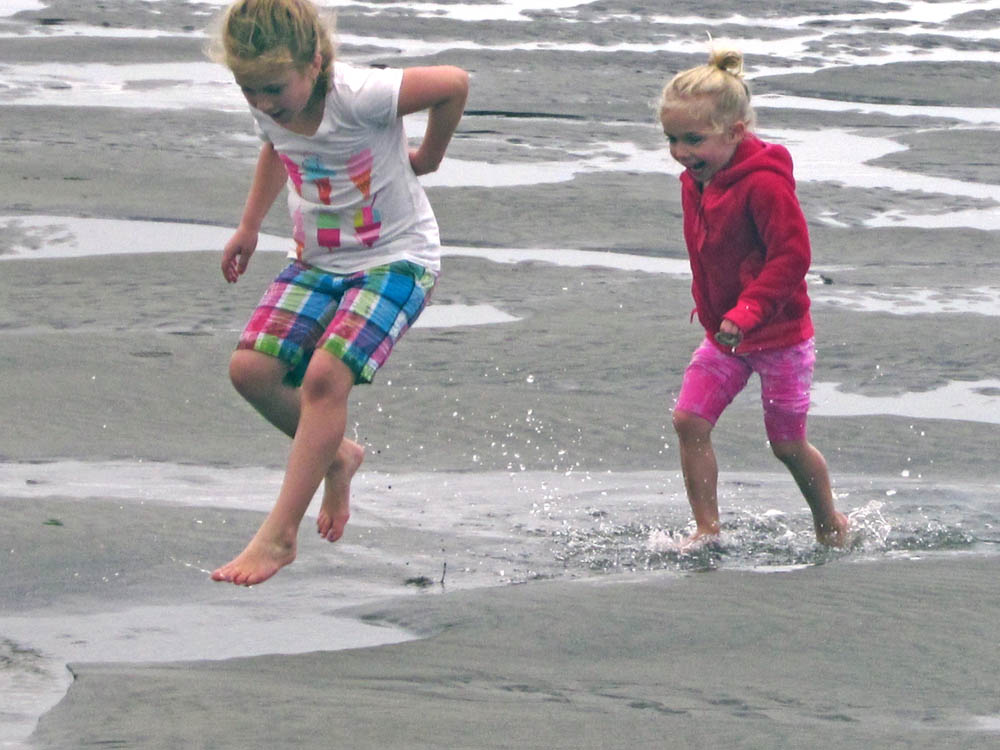 july_maddy and katie_neskowin