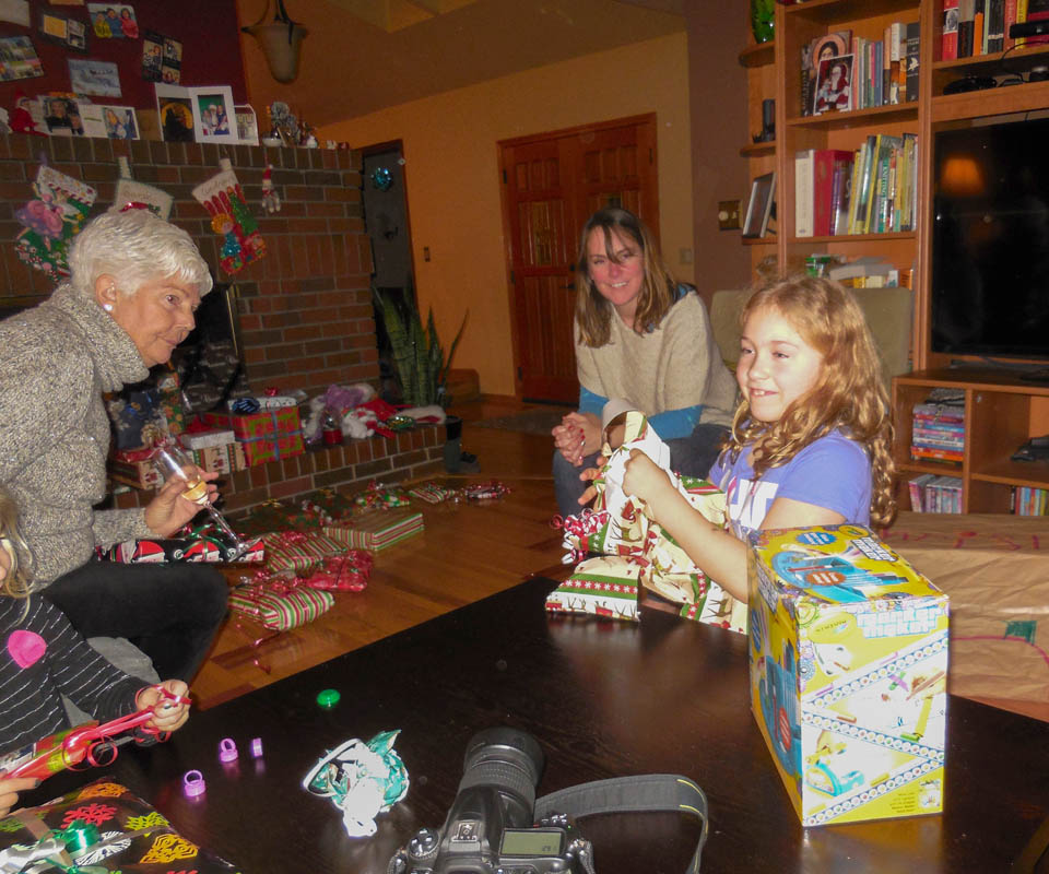 stef sarah and maddy_xmas eve at bishops