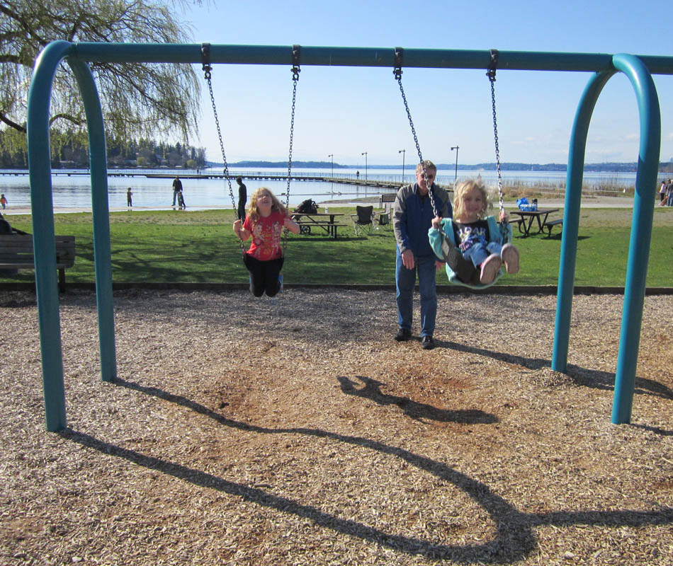 march_maddy dennis and katie at juanita beach