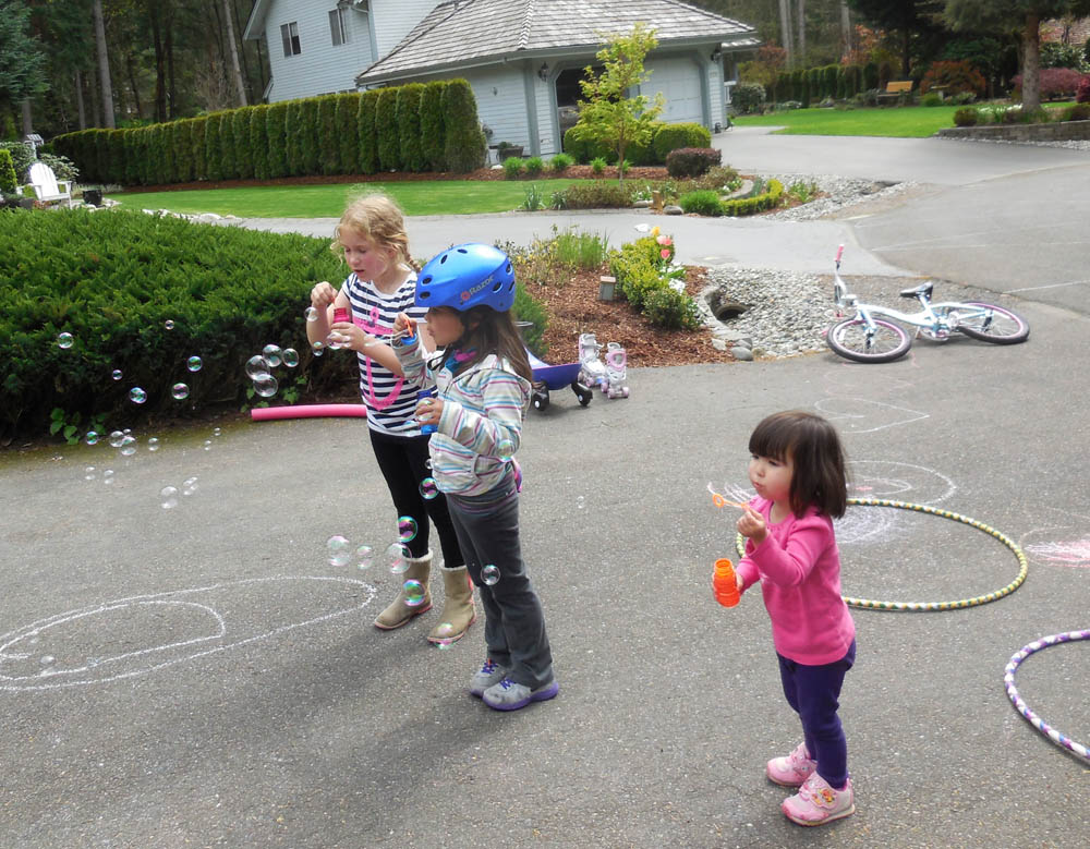 april_maddy maya and nina_easter at sarahs