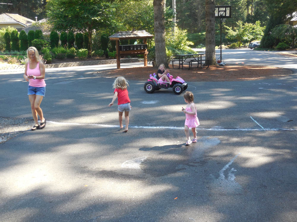 august_sandy katie maddy and mandy at sarahs