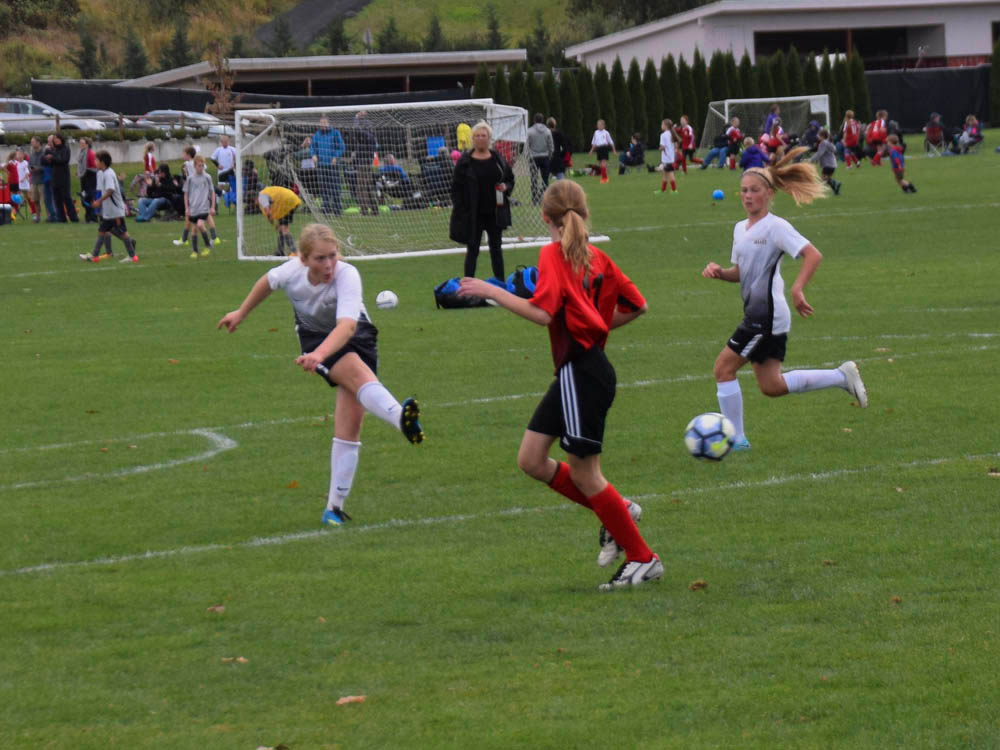 october_maddy soccer 2017