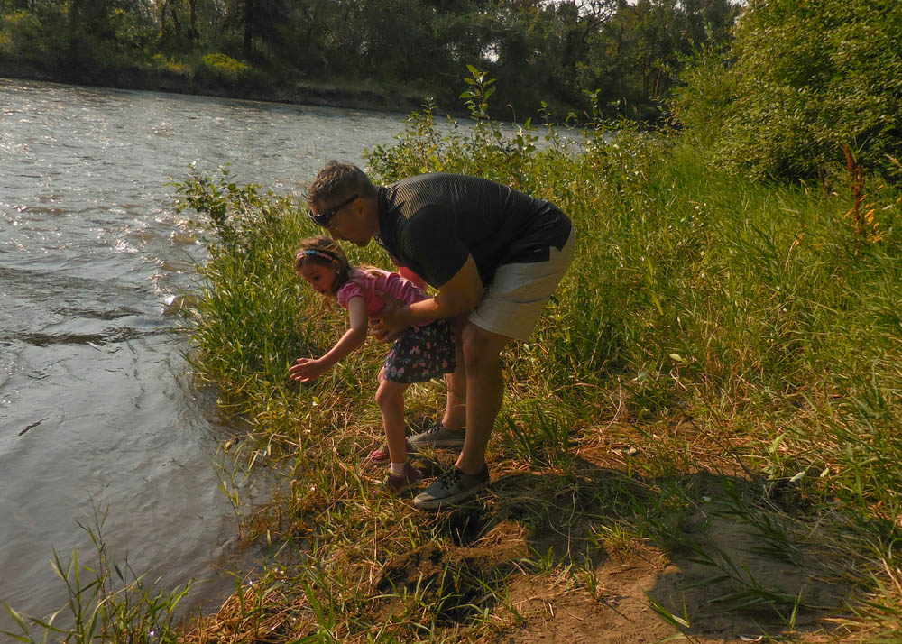 august_mandy and noah at yakima river