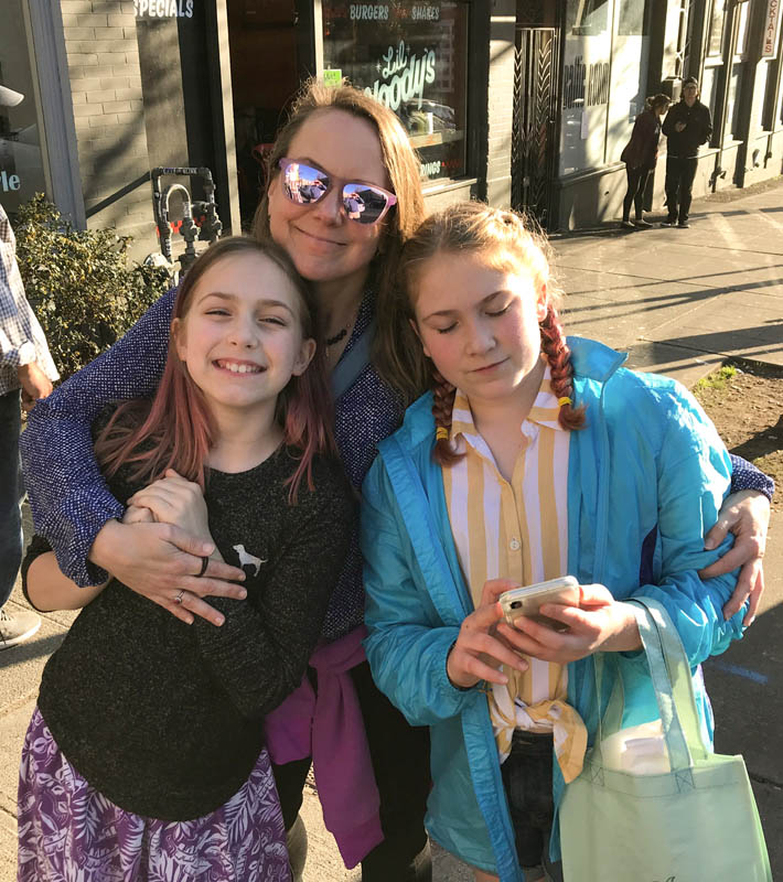 march_katie sarah maddy capitol hill dinner