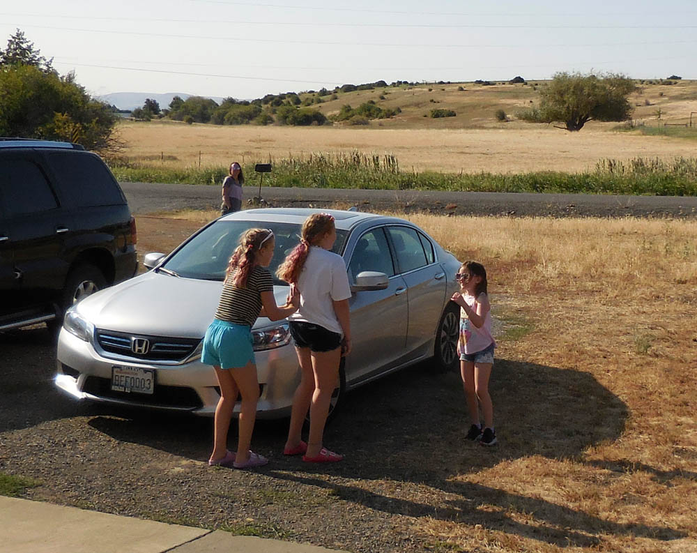 august_sarah katie maddy and mandy at thorp house