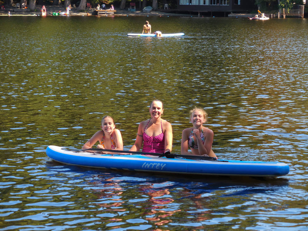 august_katie sarah and maddy at beaver lake