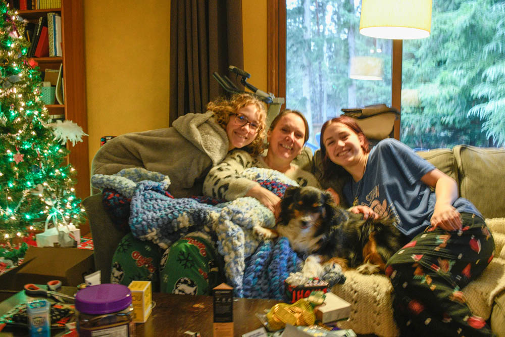 december_maddy sarah katie and brooks xmas