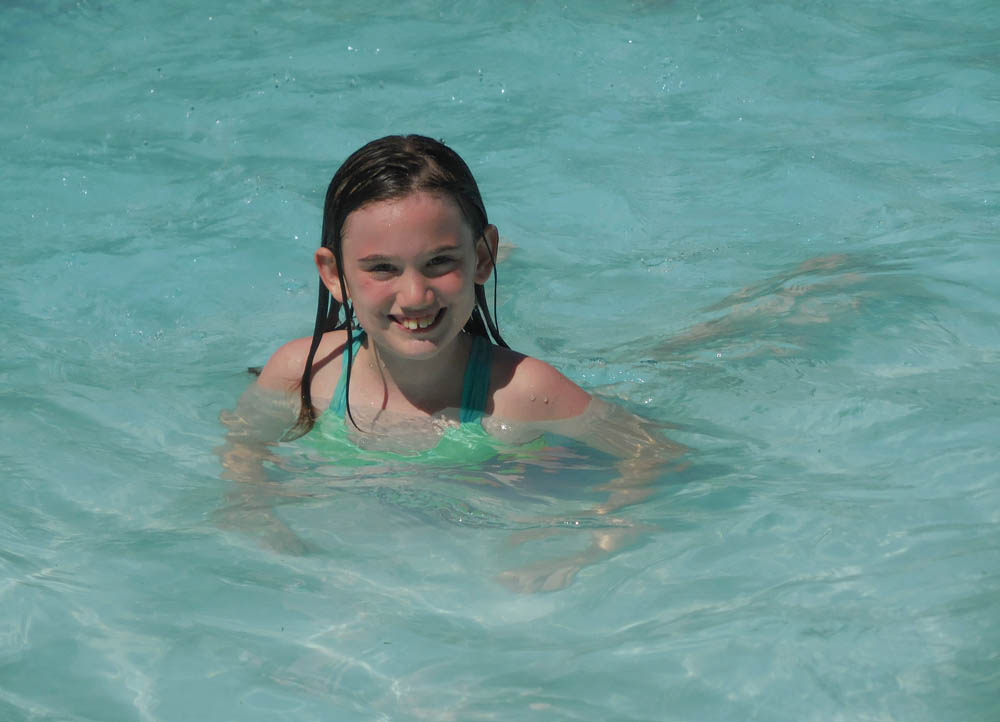 july_mandy at wading pool amon park
