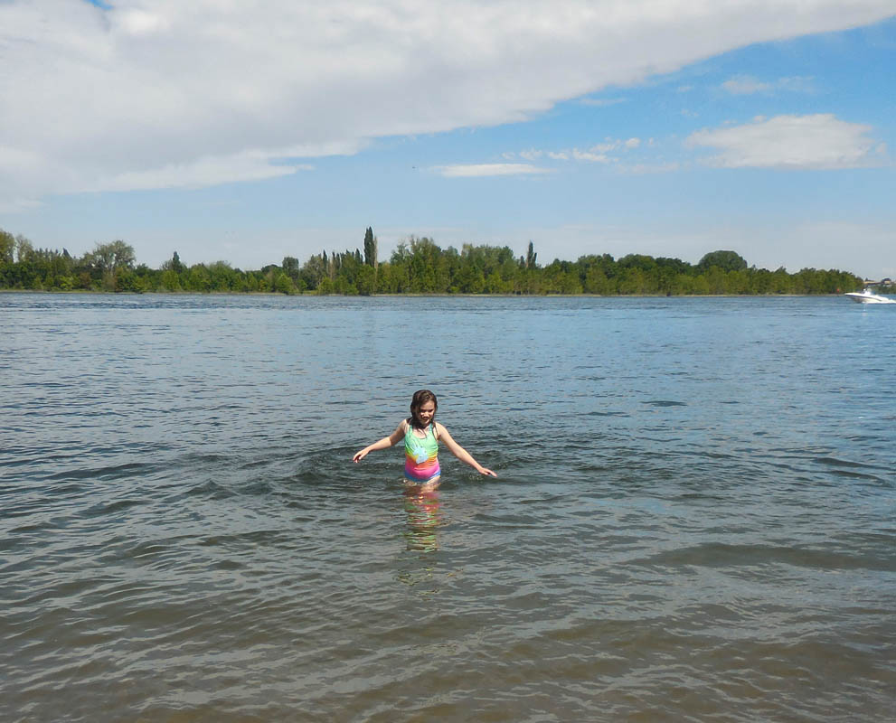 july_mandy at columbia river amon park richland