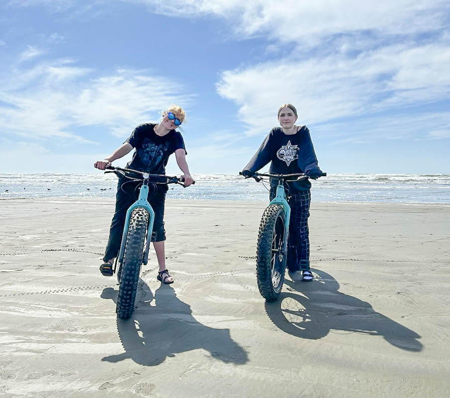 maddy and katie at seabrook