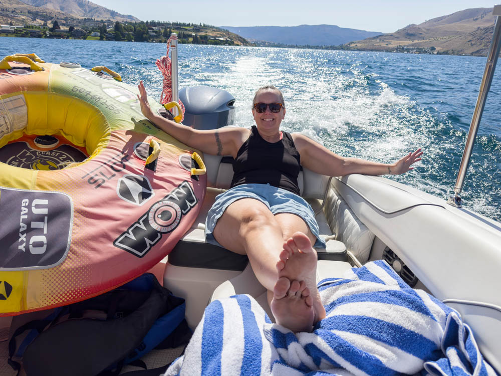sarah boat day chelan